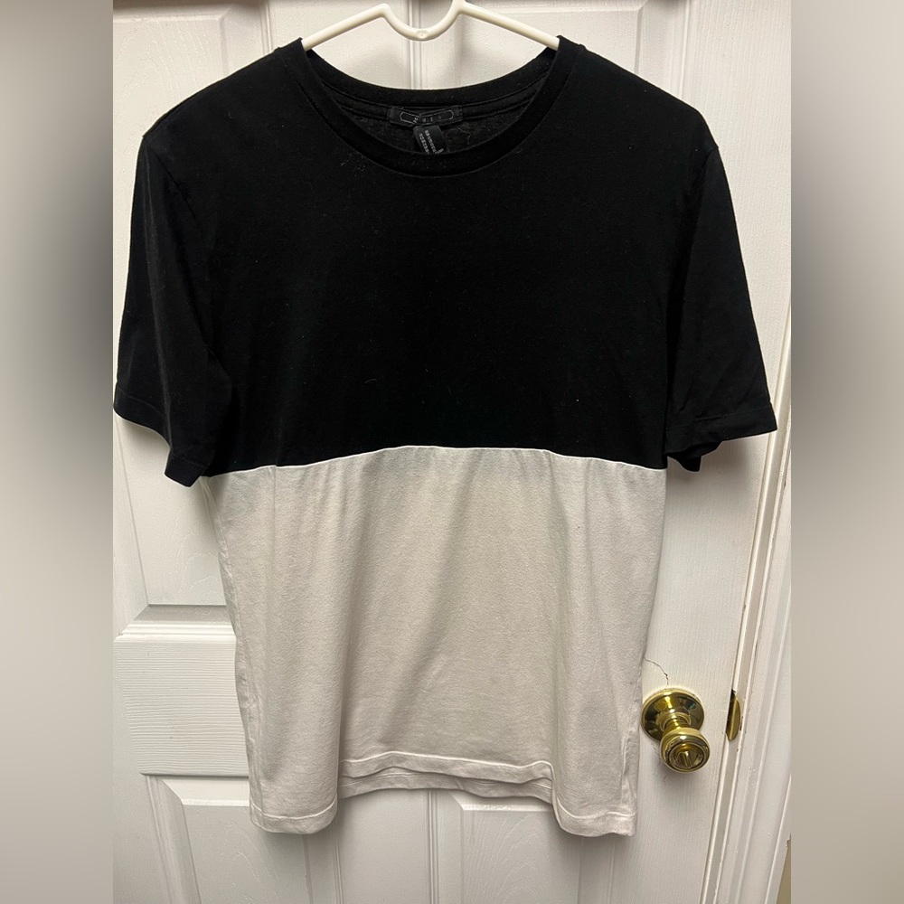 21 men / forever 21 XS extra small Men Black white color block tee